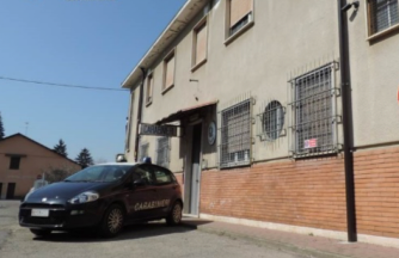 Fingono il furto del proprio furgone, poi tentano di incendiarlo: un valenzano deferito dai carabinieri